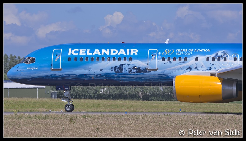 8051904_Icelandair_B757-200W_TF-FIR_80-years-of-aviation-colours-nose_AMS_13062017.jpg