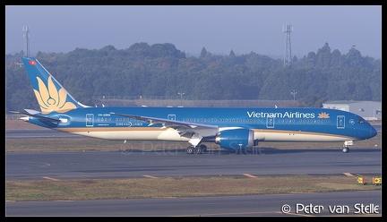 8045970 VietnamAirlines B787-9 VN-A869  NRT 13112016