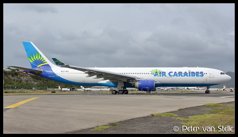 6100935_AirCaraibes_A330-300_F-ORLY__SXM_28042016.jpg