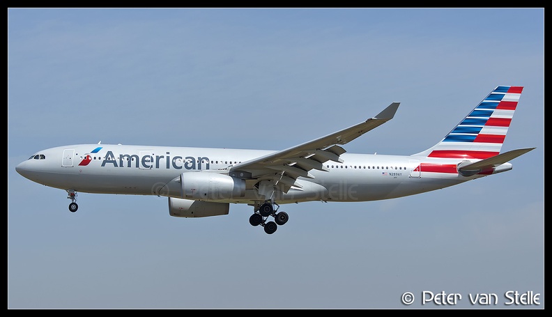 8042297_AmericanAirlines_A330-200_N289AY__BCN_27052016.jpg