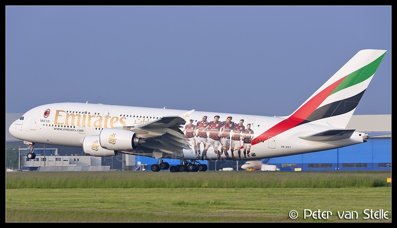 8042866_Emirates_A380-800_A6-EET_ACMilan-colours_AMS_03061916.jpg