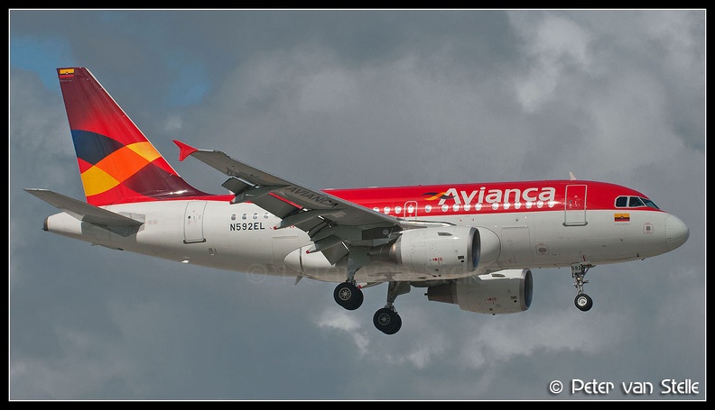 3016350_Avianca_A318_N592EL_MIA_15112011.jpg