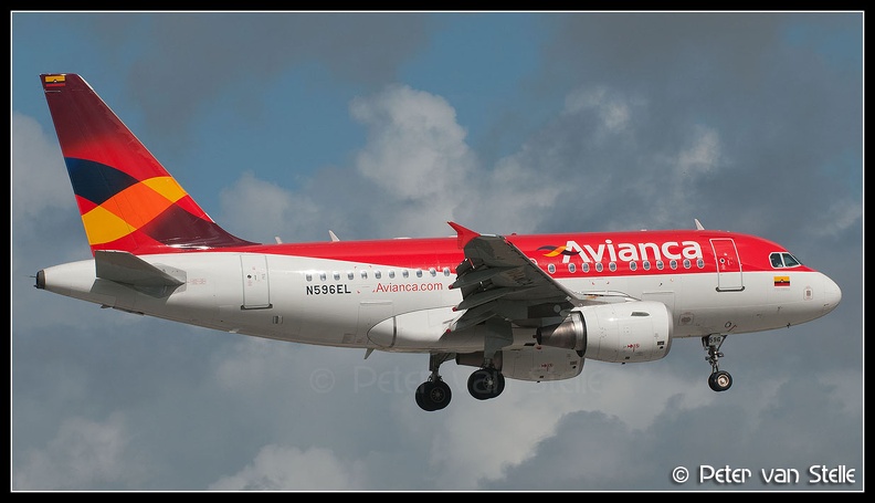 3016327_Avianca_A318_N596EL_MIA_15112011.jpg