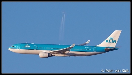 8009669 KLM A330-200 PH-AOK  AMS 20122013