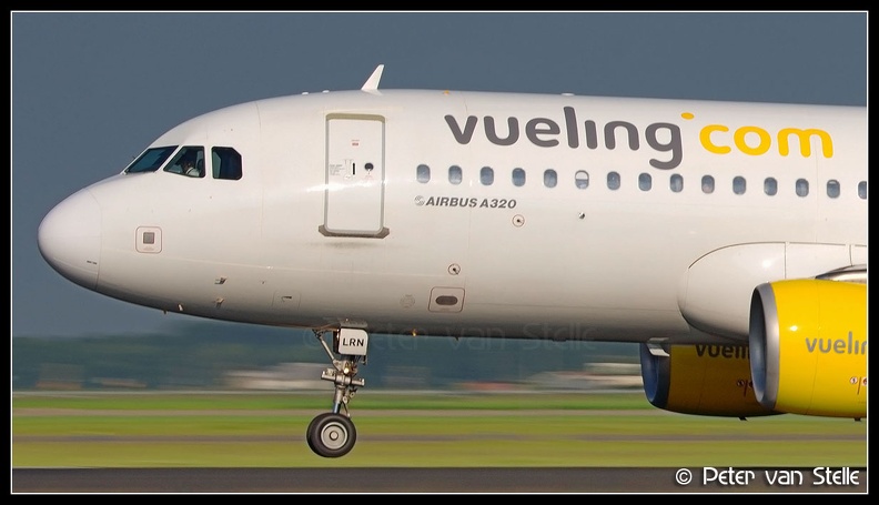 8016651 Vueling A320 EC-LRN  AMS 01062014