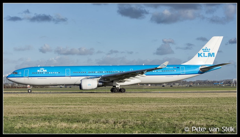8025320_KLM_A330-300_PH-AKE__AMS_04012015.jpg