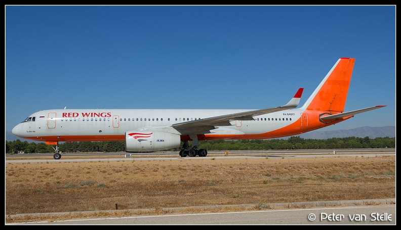 8006951 Redwings Tu204 RA-64017 basic-Aviastar-colours AYT 07092013