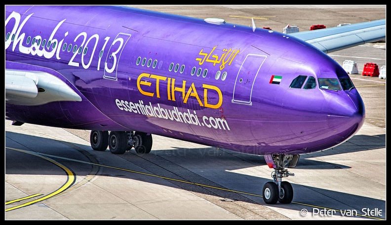 8002463_Etihad_A330-300_A6-AFA_Visit-Abu-Dhabi-2013-colours-nose_DUS_02062013.jpg