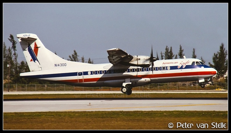 19930327_AmericanEagle_ATR42-300_N143DD__MIA_31011993.jpg