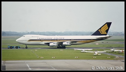 19790902 SingaporeAirlines B747-212B 9V-SQD CWHC-april-1979 AMS 03081979