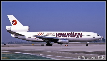 20000117 Hawaiian DC10 N68060 70-years LAX 06022000