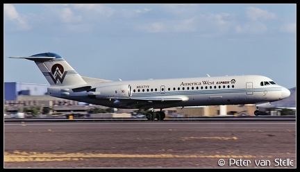 19970642 AmericaWestExpress Fokker70 N537YV  PHX 12061997