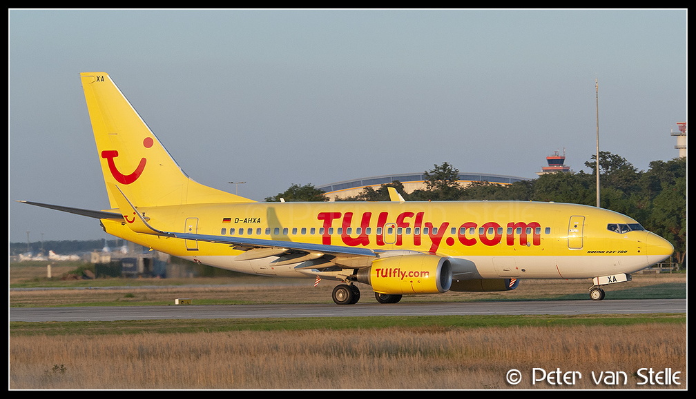 2004437 TUIfly B737-700W D-AHXA yellow-colours FRA 30082008