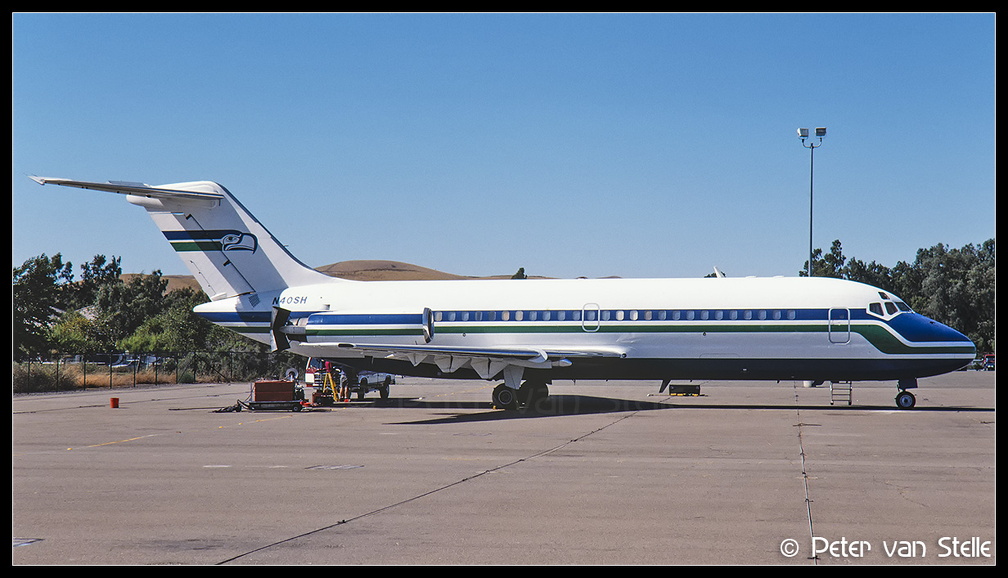 19950639 SeattleSeahawks DC9-15 N40SH  LVK 12081995