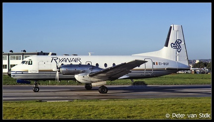 19861817 Ryanair HS748 EI-BSF  LTN 23101986