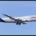20220513 184050 6119511 Lufthansa B747-8 D-ABYA new-colours FRA Q2F