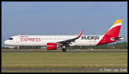 20220713 201202 6121147 IberiaExpress A321N-EC-NIF Madrid-stickers AMS Q2