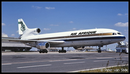 19901723 AirAfrique L1011-50 N185AT basic-ATA-colours CDG 25051990