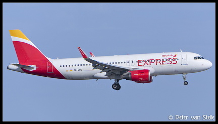 20220504 100357 6119178 IberiaExpress A320W EC-LUS  AMS Q2F