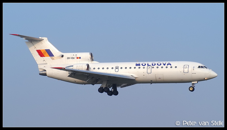 1000937 Moldova Yak42 ER-YCA AMS 13042003