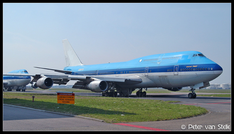 1001050_B747-300_PH-BUW-ex-KLM-colours_AMS_13042003.jpg