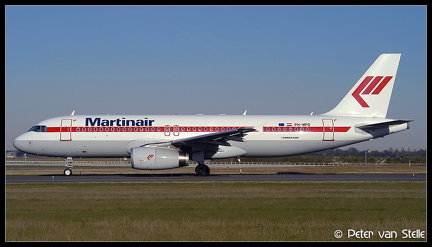 1003161 Martinair A320 PH-MPD AMS 27102003