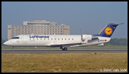 1002066 Lufthansa CRJ200 D-ACLV CDG 09082003