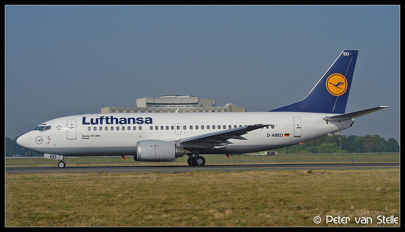 1002084_Lufthansa_B737-300_D-ABEO_CDG_09082003.jpg