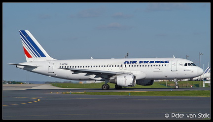 1005213 AirFrance A320 F-GFKA  CDG 24042004