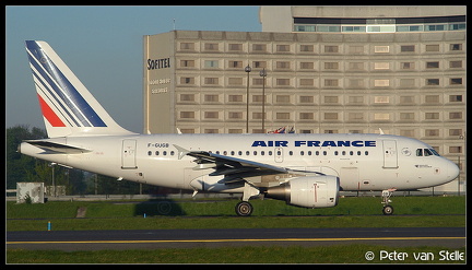 1005095 AirFrance A318 F-GUGB  CDG 24042004