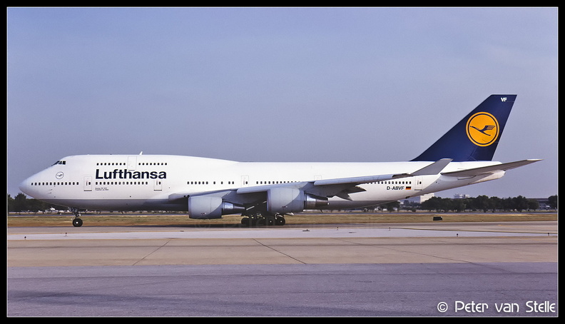 19961929_Lufthansa_B747-400_D-ABVF__BKK_09121996.jpg