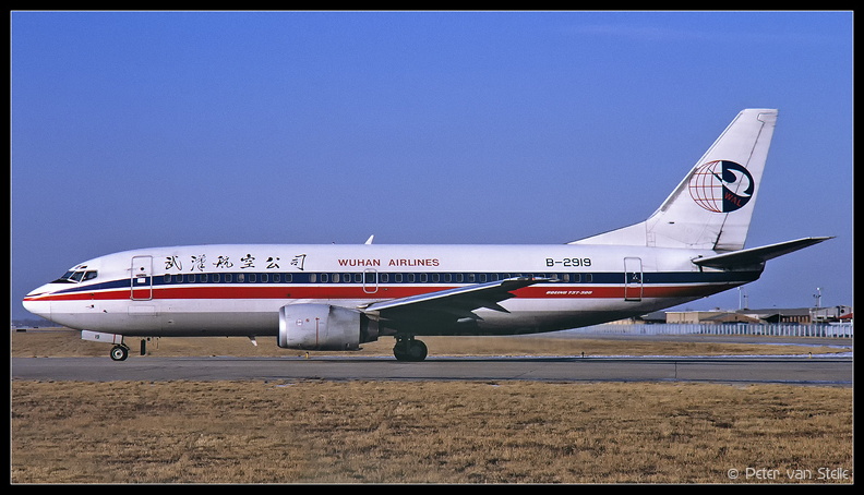 20010312 WuhanAirlines B737-300 B-2919  PEK 28012001