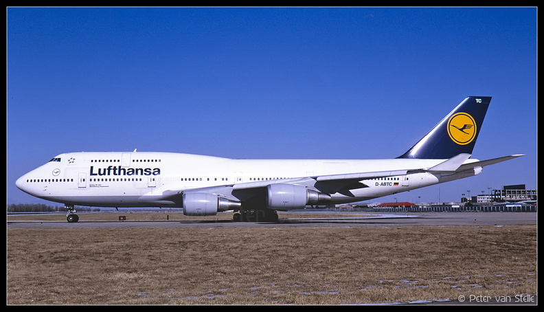 20010204_Lufthansa_B747-400_D-ABTC__PEK_28012001.jpg