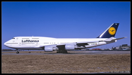 20010204 Lufthansa B747-400 D-ABTC  PEK 28012001