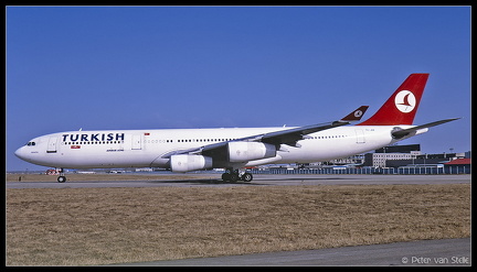 20010911 Turkish A340-300 TC-JDK  PEK 31012001