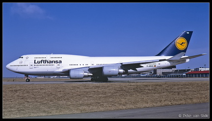 20010919 Lufthansa B747-400 D-ABVD  PEK 31012001
