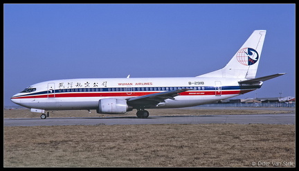 20011212 WuhanAirlines B737-300 B-2918  PEK 01022001