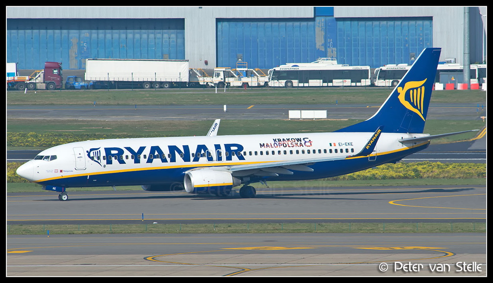 8011756 Ryanair B737-800W EI-EKE Krakow-Malopolska-stickers BRU 08032014