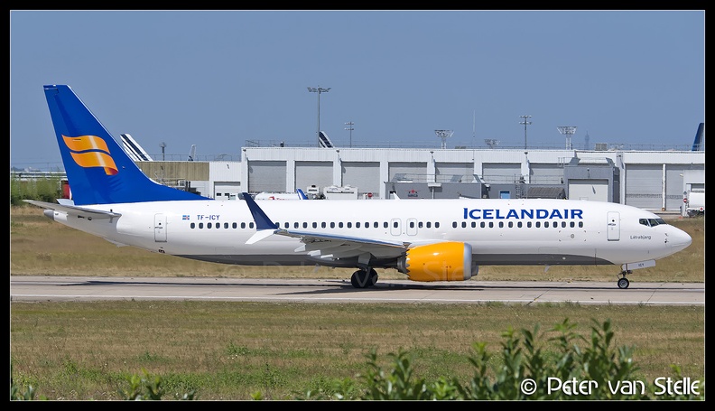 8066733 Icelandair B737-8MAX TF-ICY  ORY 05082018 Q3
