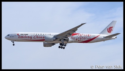 8068542 AirChina B777-300 B-2035 Smiling-China-colours PEK 20112018 Q2