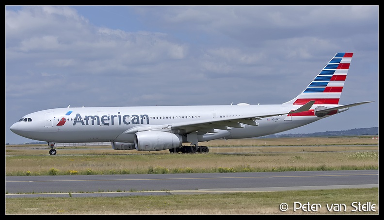 8052174 American A330-200 N285AY  CDG 17062017