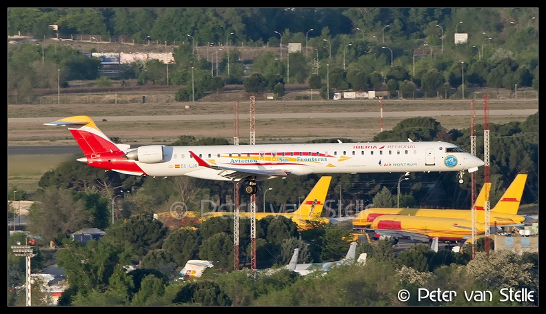 8050829_IberiaRegional_CRJ1000_EC-LJS_AviacionSinFrontieres-stickers_MAD_22042017.jpg