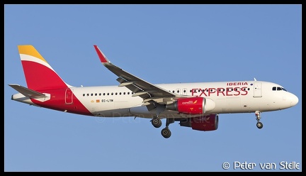 8044427 IberiaExpress A320W EC-LYM  PMI 12082016