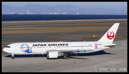 8047225 JapanAirlines B767-300 JA610A Doreamon-colours NGO 16112016