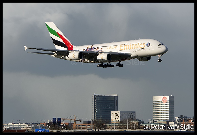8038365_Emirates_A380-800_A6-EOT_PSG-colours_AMS_16012016.jpg