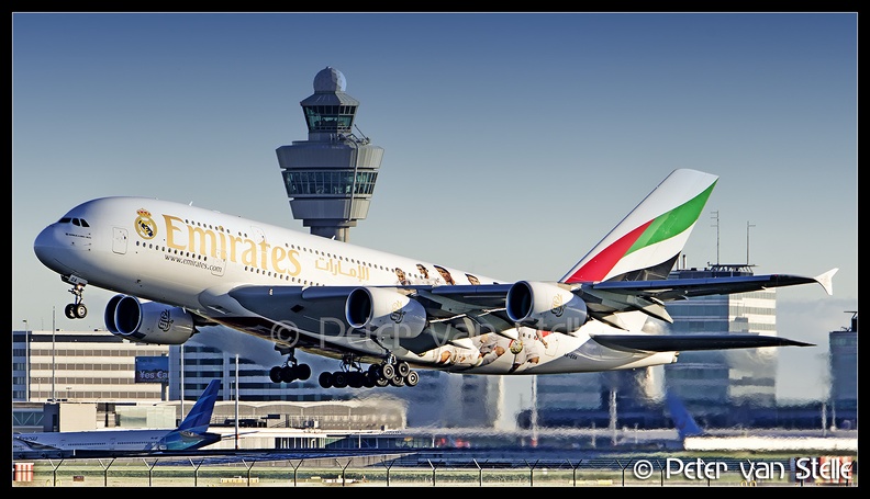 8038432_Emirates_A380-800_A6-EOA_RealMadrid-colours_AMS_17012016.jpg