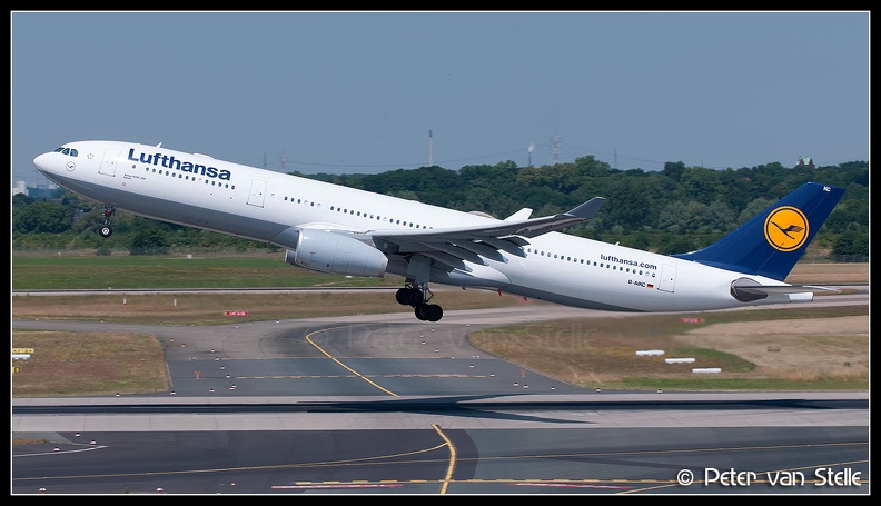 3008571_Lufthansa_A330-300_D-AIKC_DUS_27062010.jpg