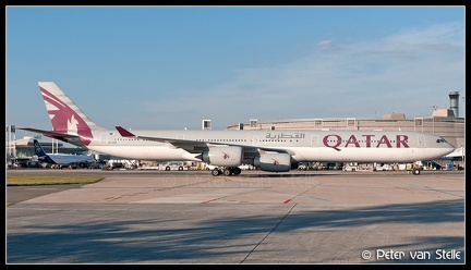 3008969 Qatar A340-500 A7-AGB CDG 20082010