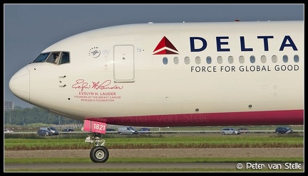 8023267 Delta B767-400 N845MH Pink-colours-nose AMS 18092014