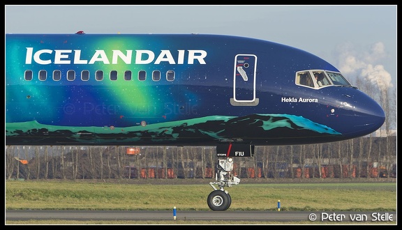 8025172 Icelandair B757-200W TF-FIU NorthernLights-colours-nose AMS 14122014